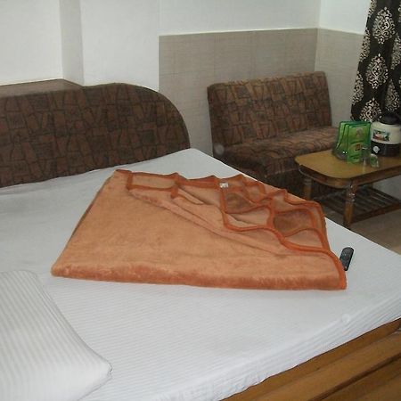 Hotel Milan Continental 德里 外观 照片