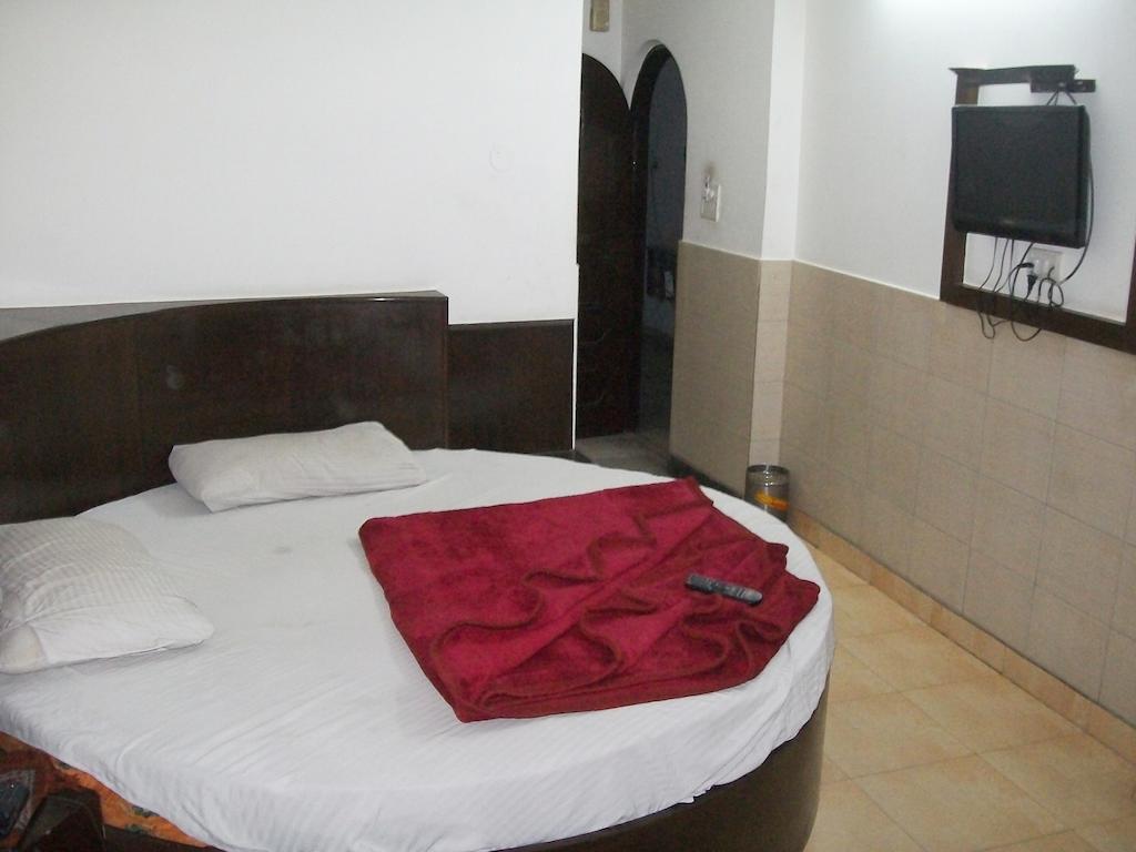 Hotel Milan Continental 德里 外观 照片