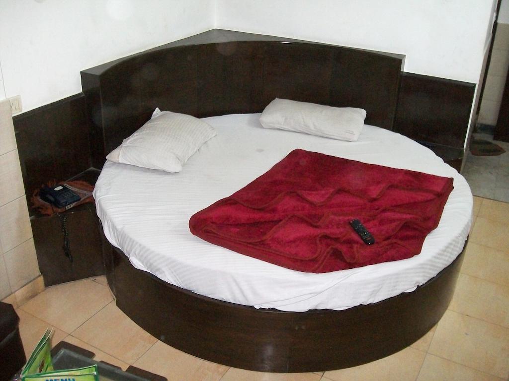 Hotel Milan Continental 德里 外观 照片